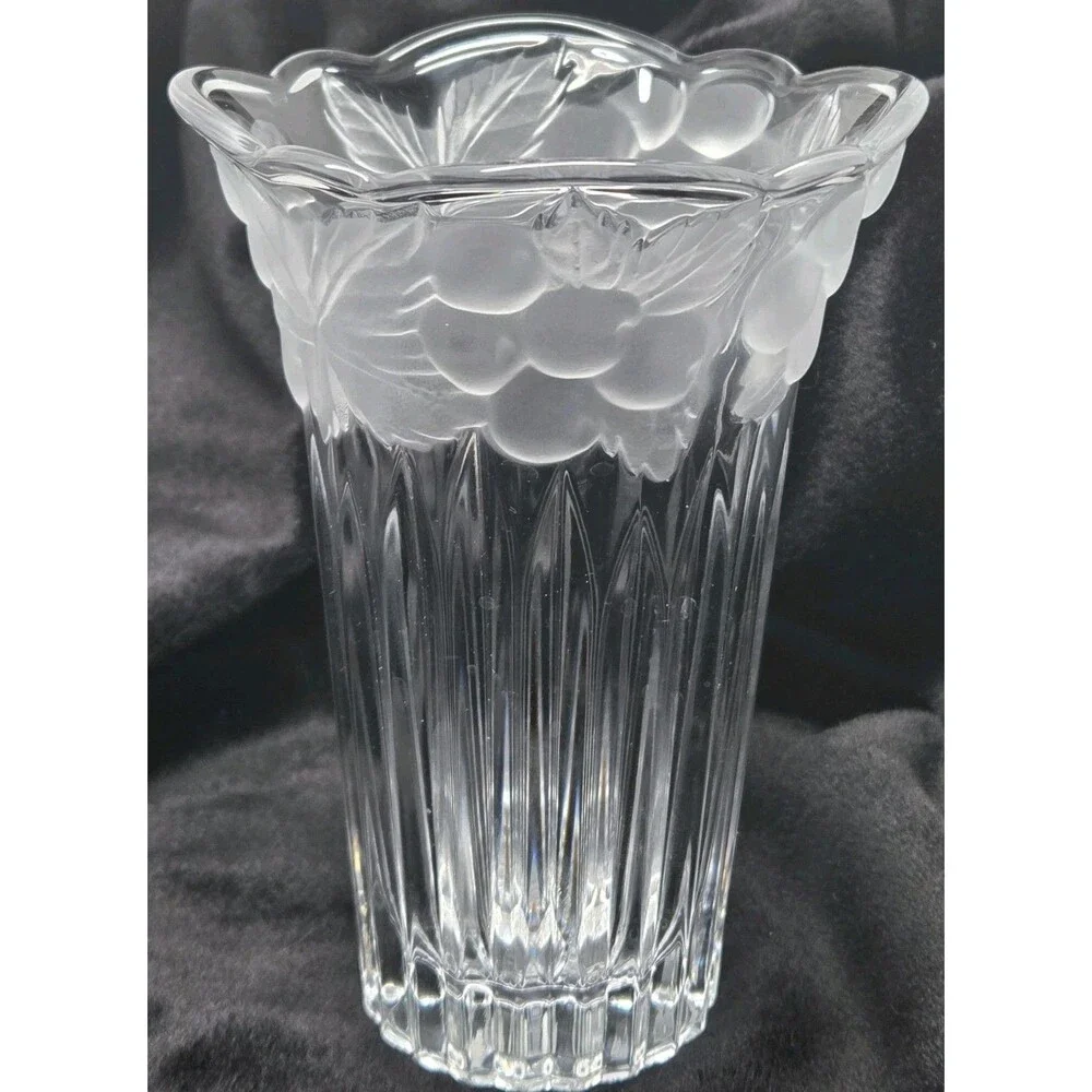 Mikasa Crystal Glass Vase Frosted Embossed Grape Vine Scalloped